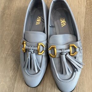 Zara Women's Light Gray Loafers with Gold Details